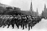 7 ноября 2013 года состоится торжественный марш на Красной площади в честь легендарного парада 1941 года.