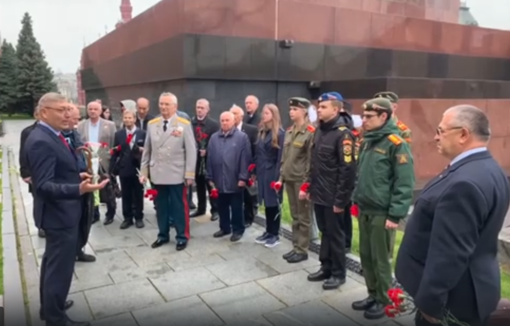 ЦВЕТЫ СТАЛИНУ - 9 .png