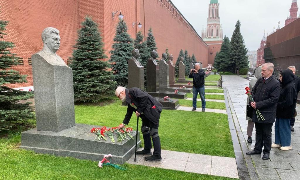 ЦВЕТЫ СТАЛИНУ - 8.jpg