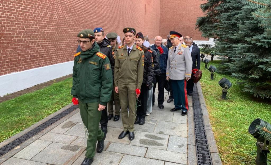 ЦВЕТЫ СТАЛИНУ - 5.jpg