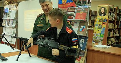 Бинарные уроки, посвященные М.Т.Калашникову