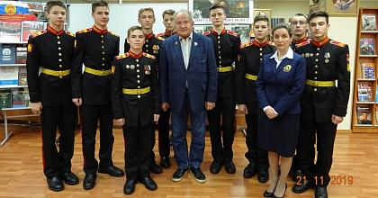 «Я б в военные пошел, пусть меня научат…»