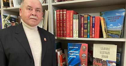 Свою коллекцию родному училищу…