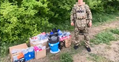 На войне дороги аховые, да и сюрпризов хватает - без запчастей никак.